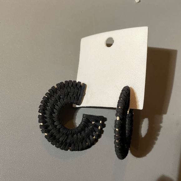 Free People Wrapped Hoops, Black, NWT - Picture 14 of 16